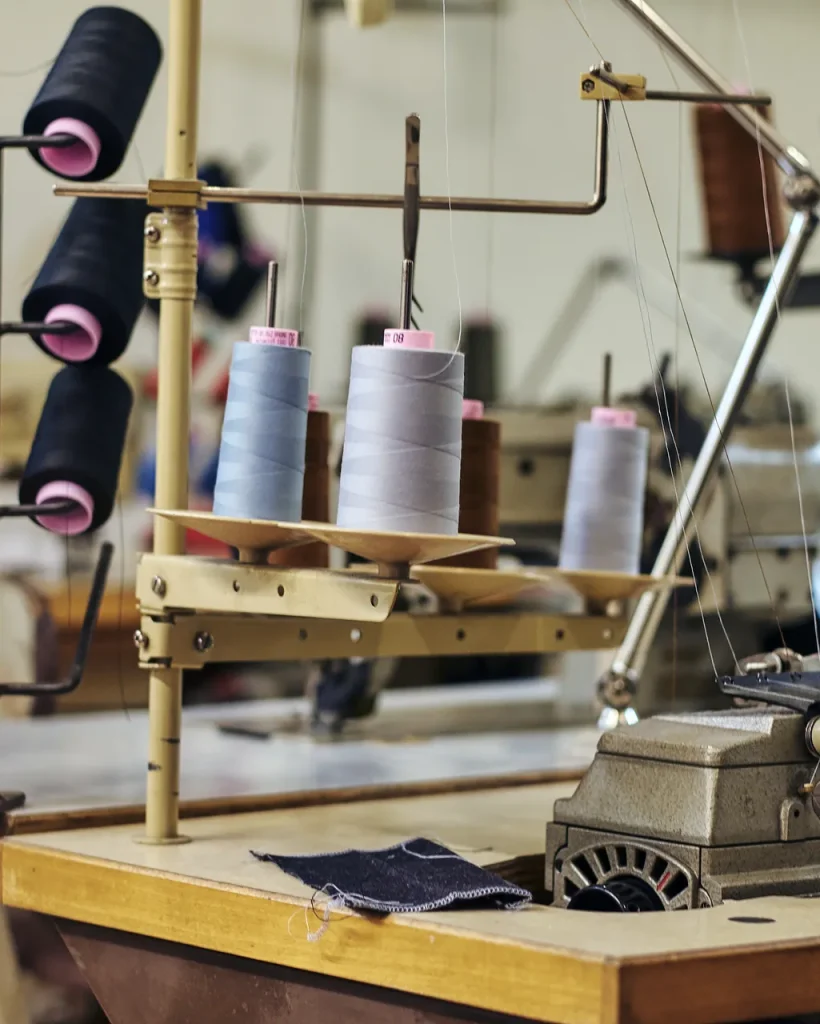 Industrial sewing machine for garment manufacturing